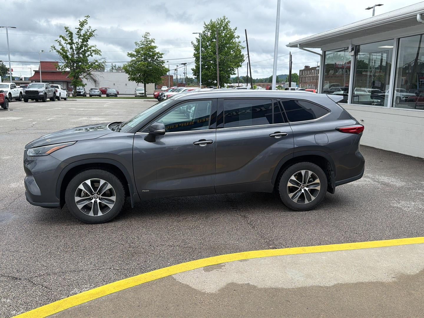 2022 Toyota Highlander Hybrid XLE