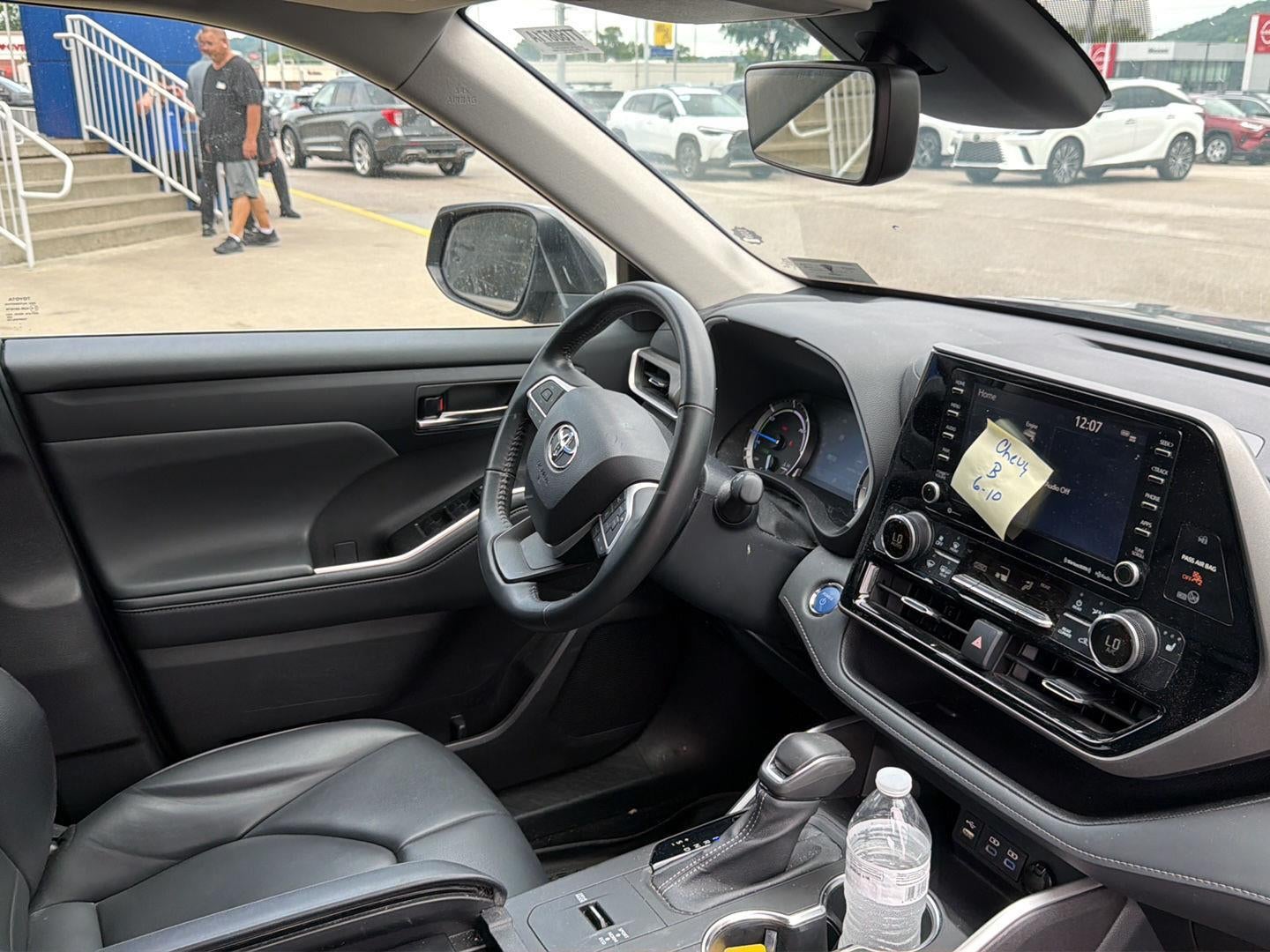 2022 Toyota Highlander Hybrid XLE