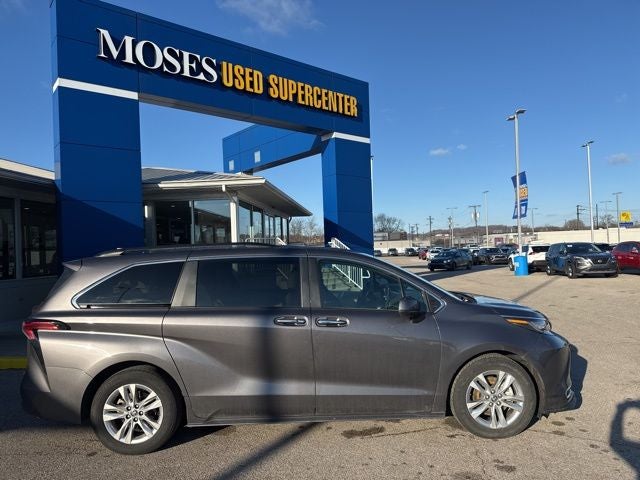 2022 Toyota Sienna XLE 7 Passenger