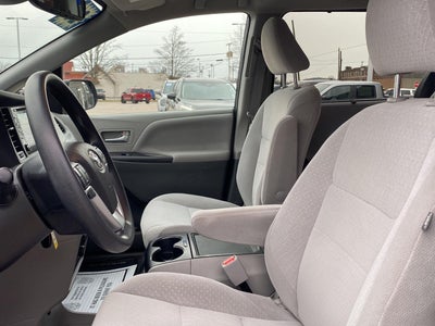 2020 Toyota Sienna LE 7-Passenger