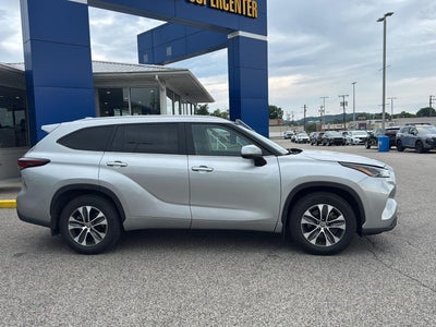 2019 Toyota HIGHLANDER Base