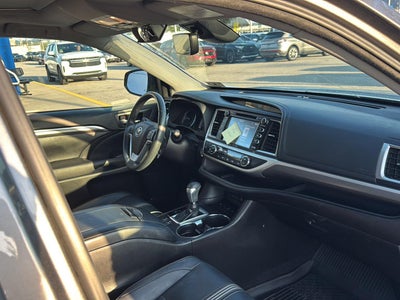 2018 Toyota Highlander SE