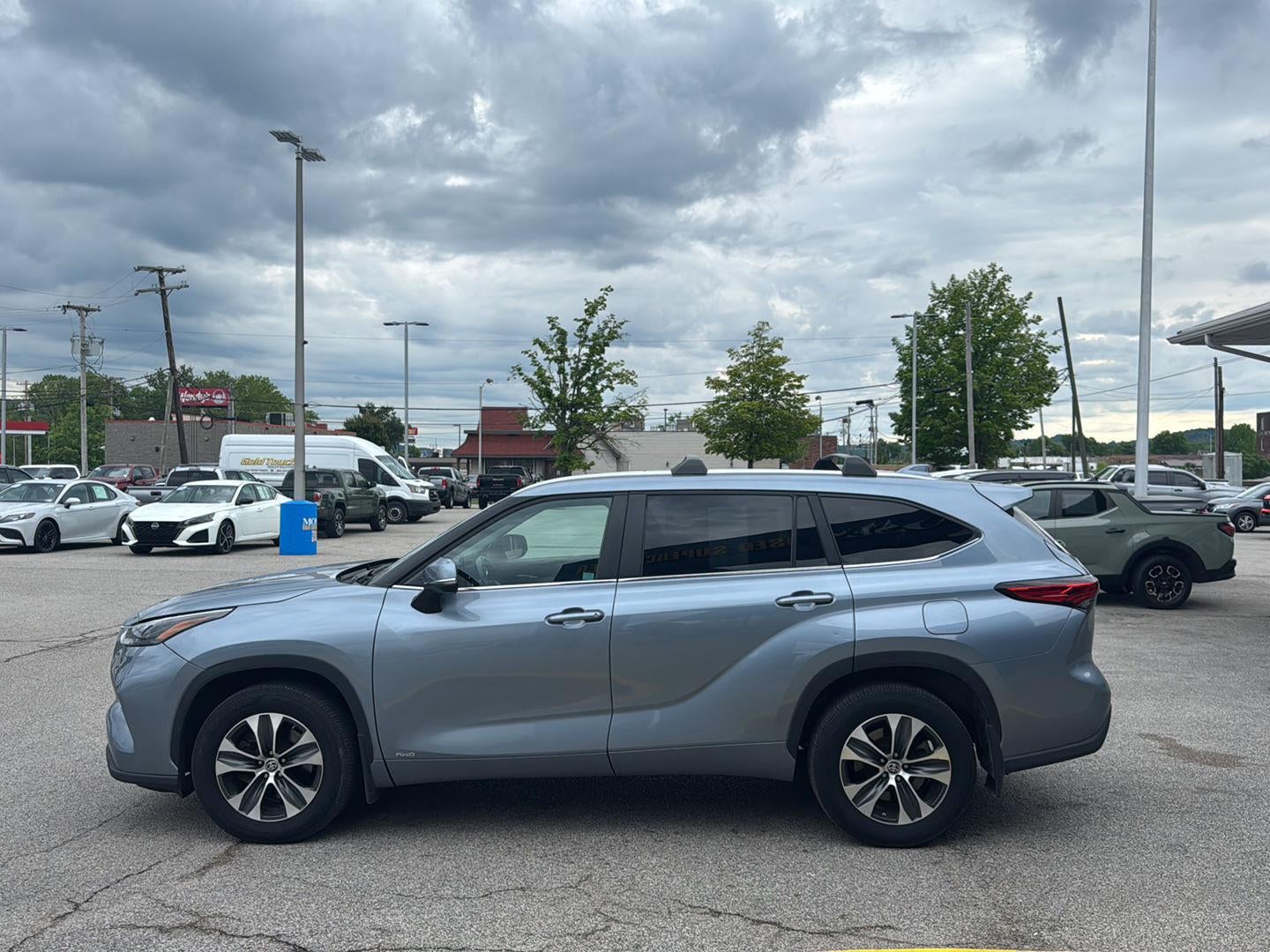2023 Toyota Highlander Hybrid XLE