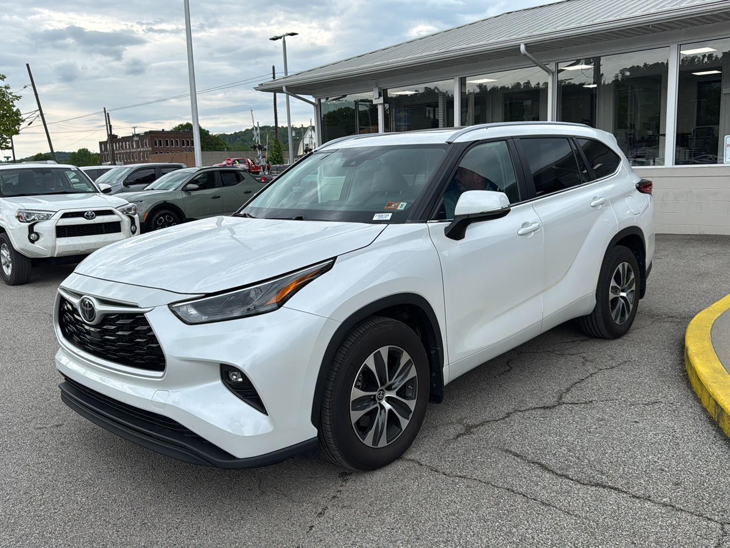 2023 Toyota Highlander XLE