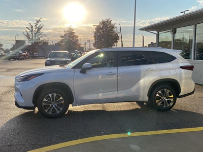 2024 Toyota Highlander XLE