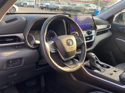 2024 Toyota Highlander XLE