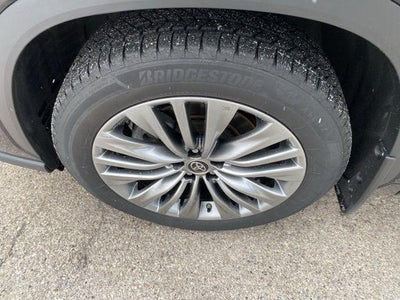 2024 Toyota Highlander Platinum