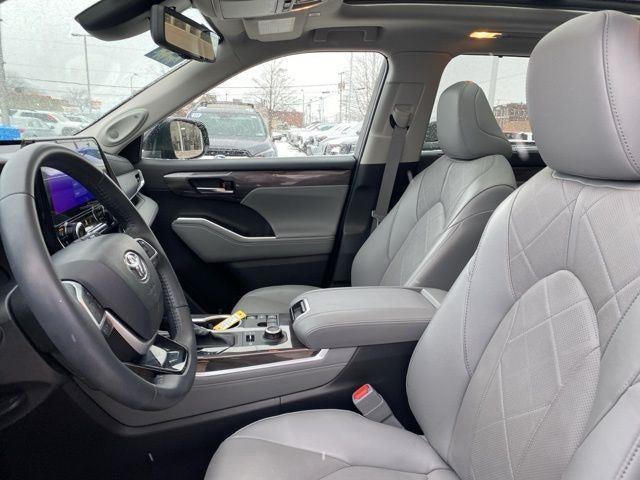 2024 Toyota Highlander Platinum