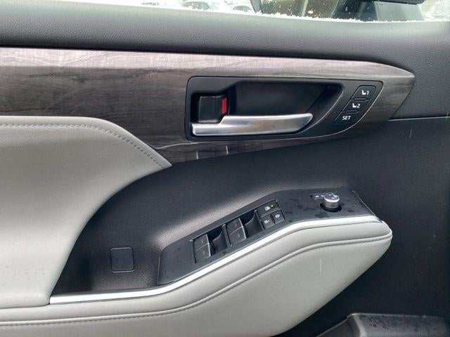 2024 Toyota Highlander Platinum