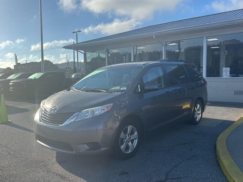 2014 Toyota Sienna LE 8-Passenger