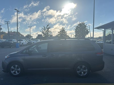 2014 Toyota Sienna LE 8-Passenger