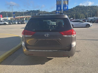 2014 Toyota Sienna LE 8-Passenger