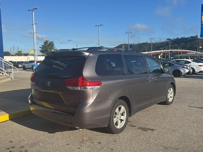 2014 Toyota Sienna LE 8-Passenger