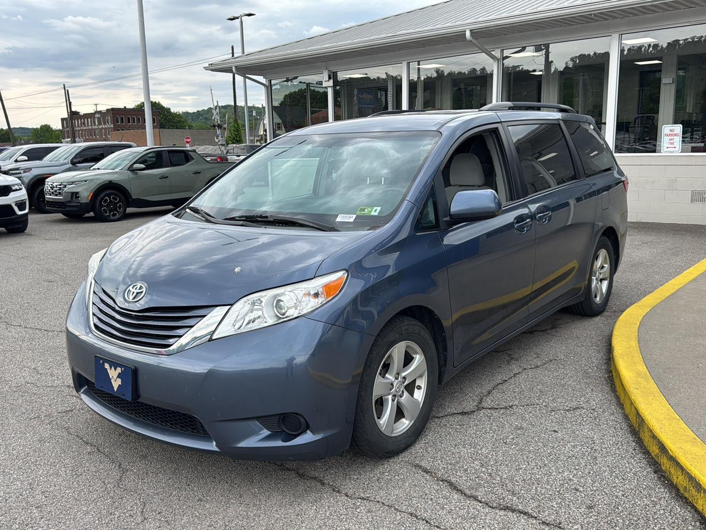 2016 Toyota Sienna LE 8-Passenger