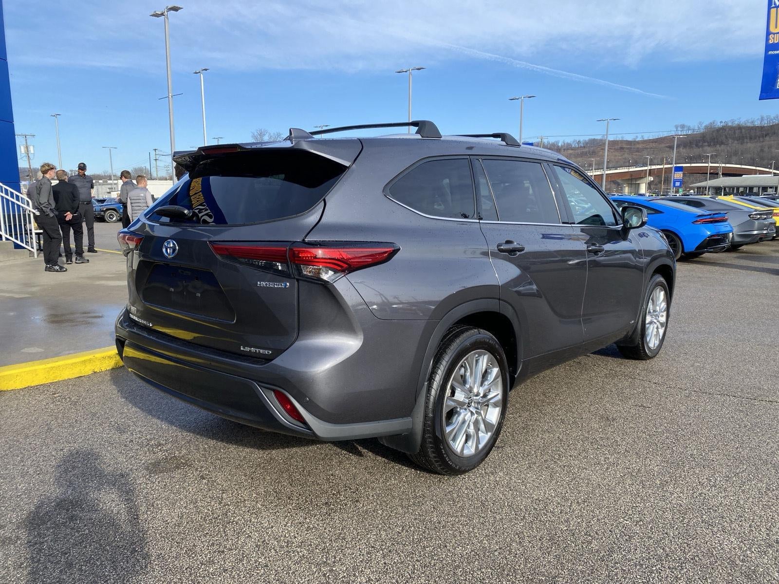 2022 Toyota Highlander Hybrid Limited