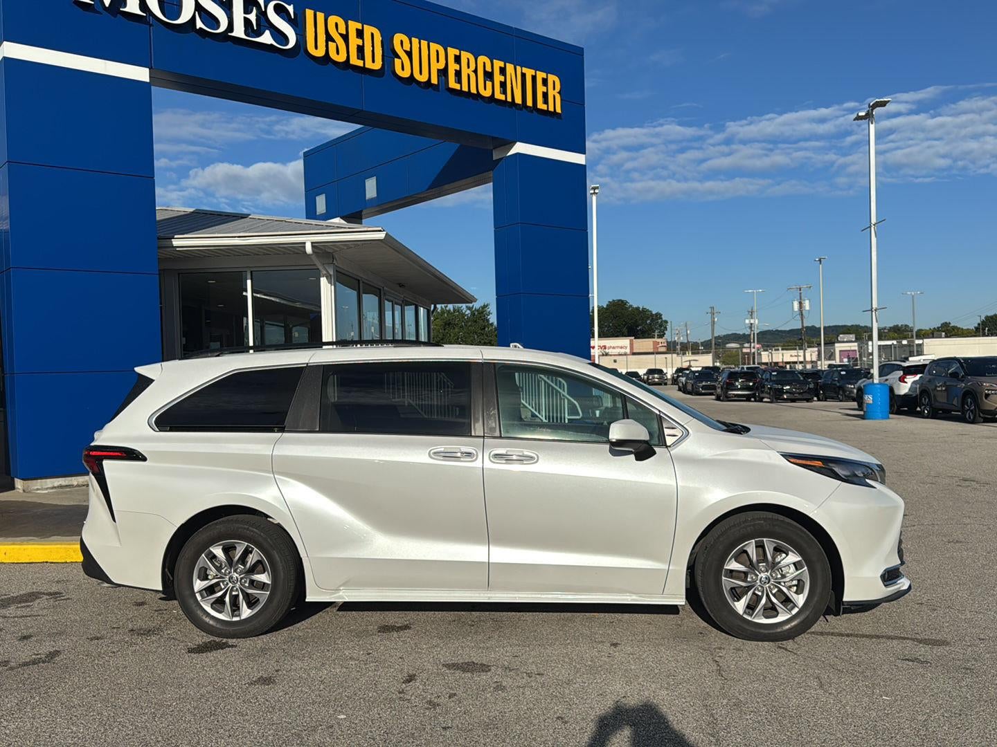 2024 Toyota Sienna XLE