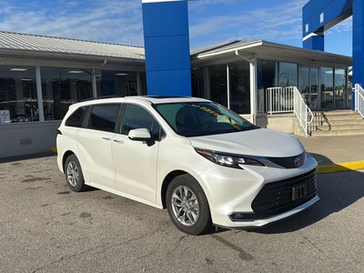 2024 Toyota Sienna XLE