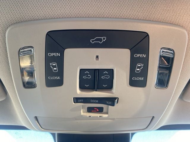 2023 Toyota Sienna Limited 7 Passenger