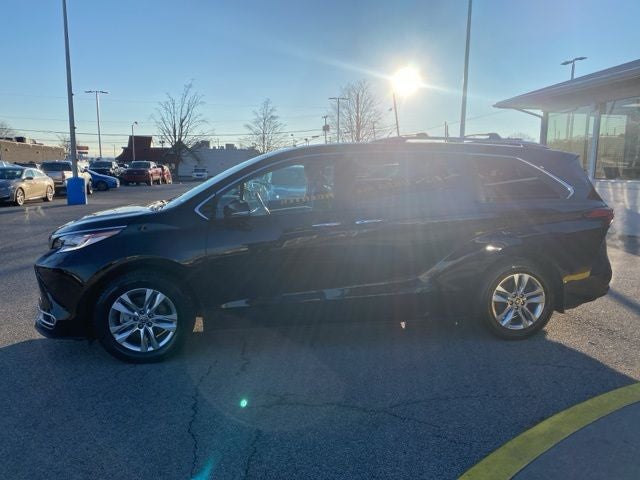 2023 Toyota Sienna Limited 7 Passenger