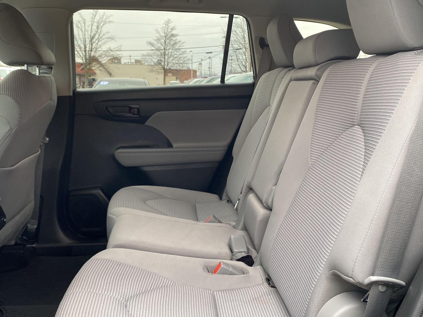 2022 Toyota Highlander LE