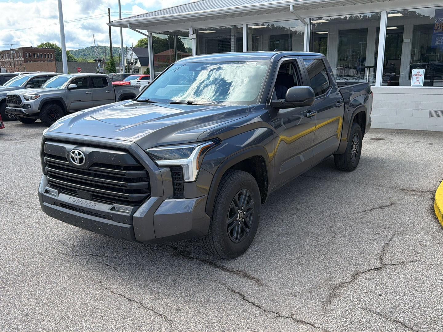 2024 Toyota TUNDRA TRUCK