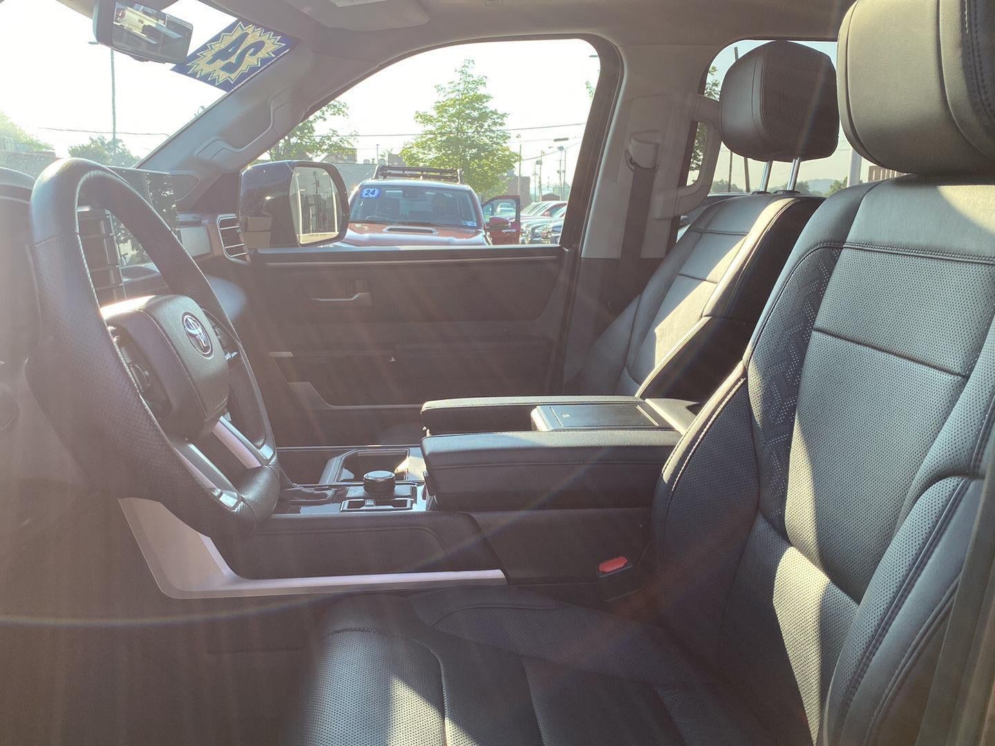 2024 Toyota TUNDRA TRUCK