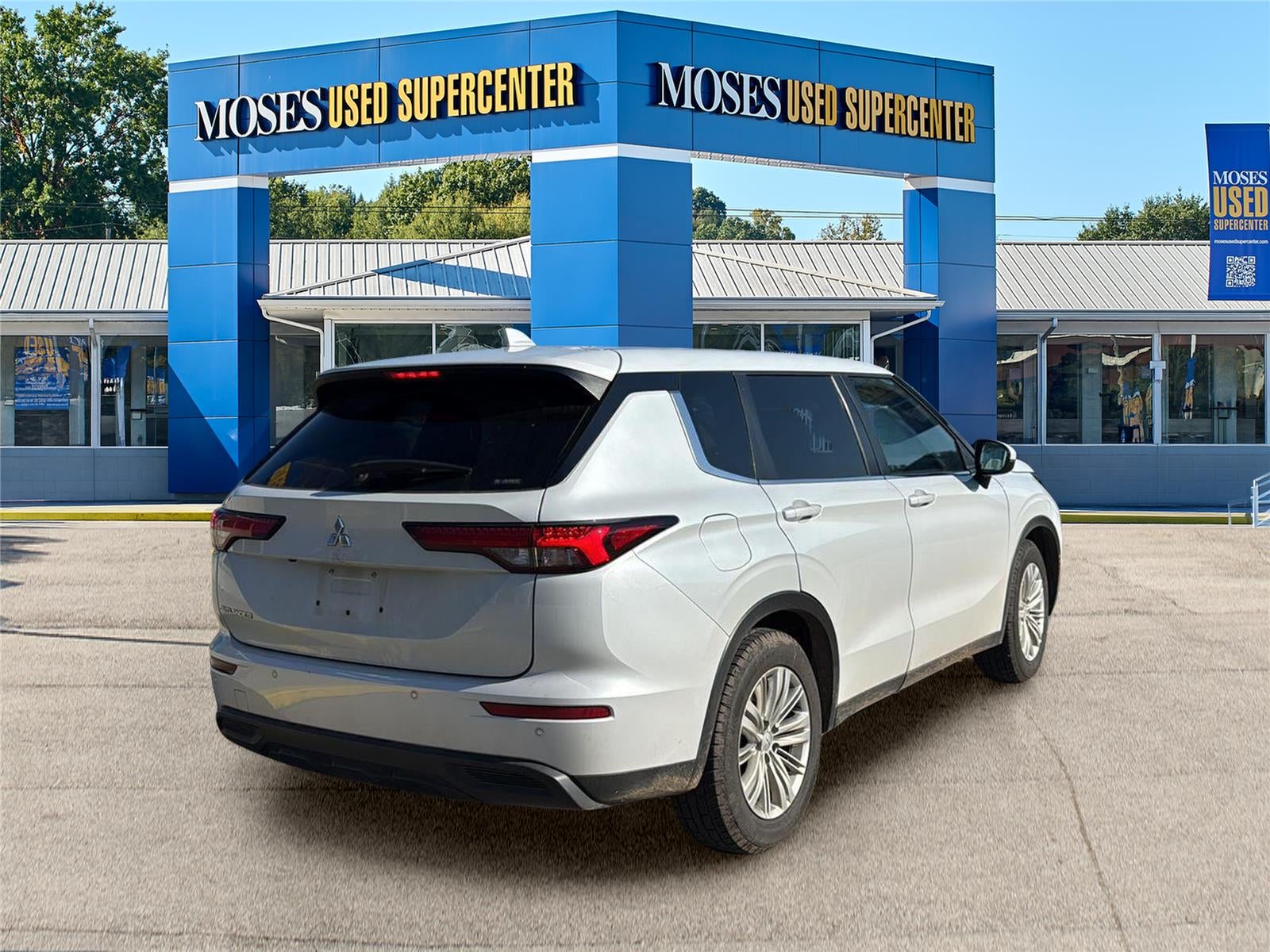 2022 Mitsubishi Outlander ES