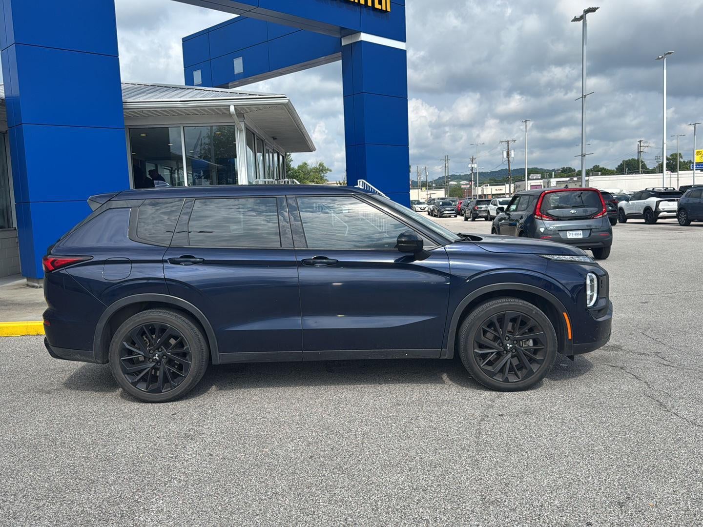 2022 Mitsubishi Outlander Black Edition