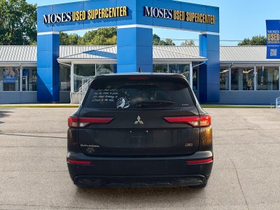 2024 Mitsubishi Outlander SE Black Edition w/Pano Roof