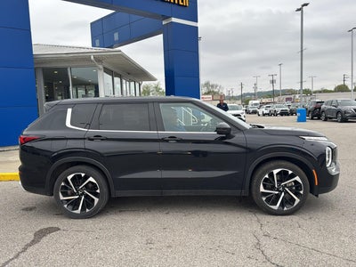2024 Mitsubishi Outlander SE