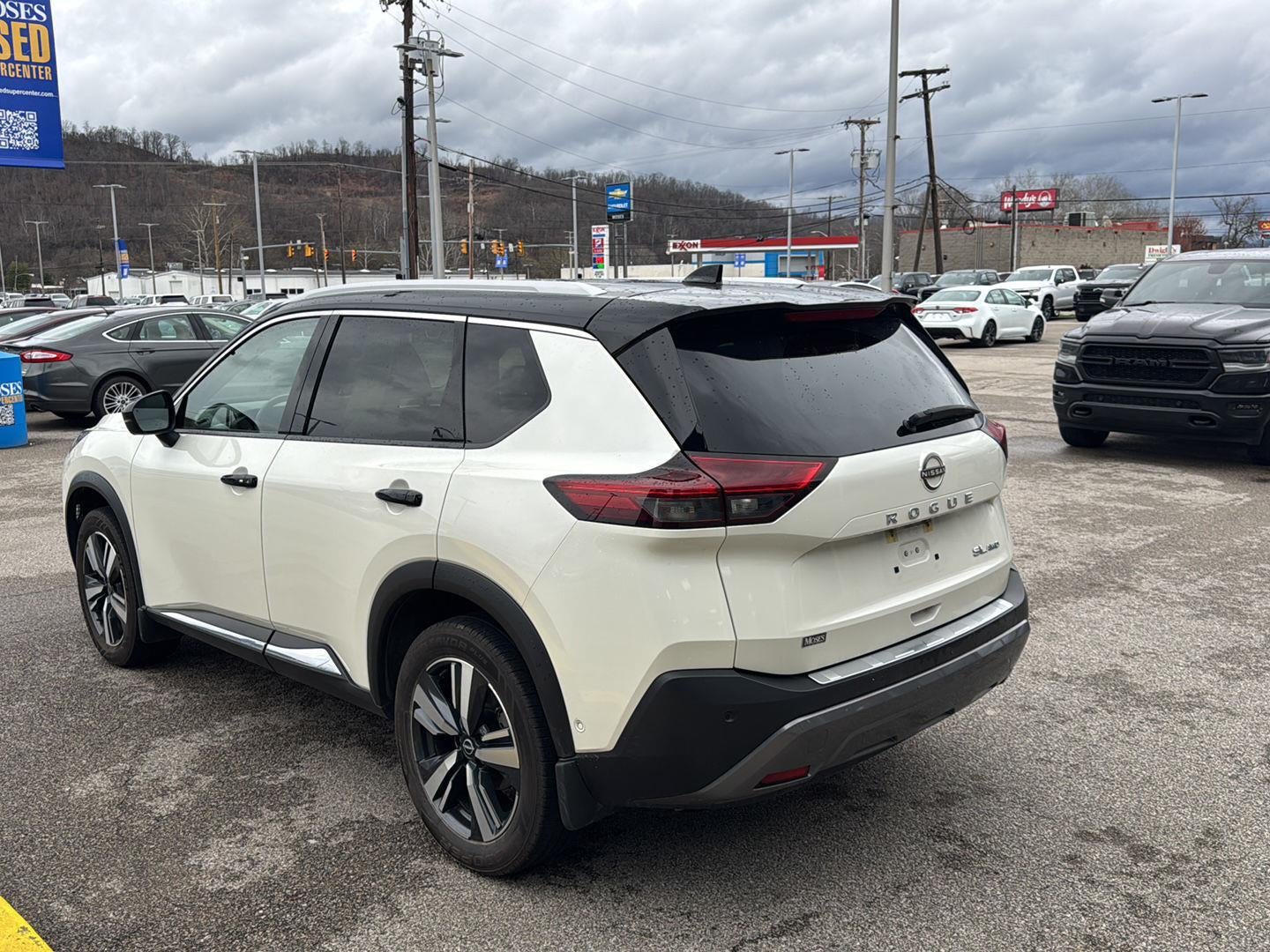 2023 Nissan Rogue SL
