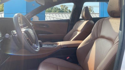2025 Toyota Crown Signia Limited