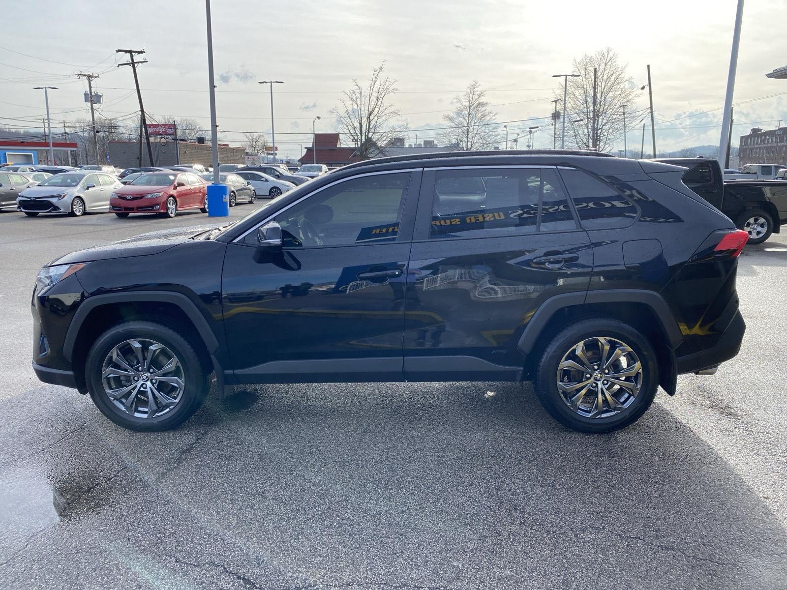 2023 Toyota RAV4 Hybrid XLE Premium