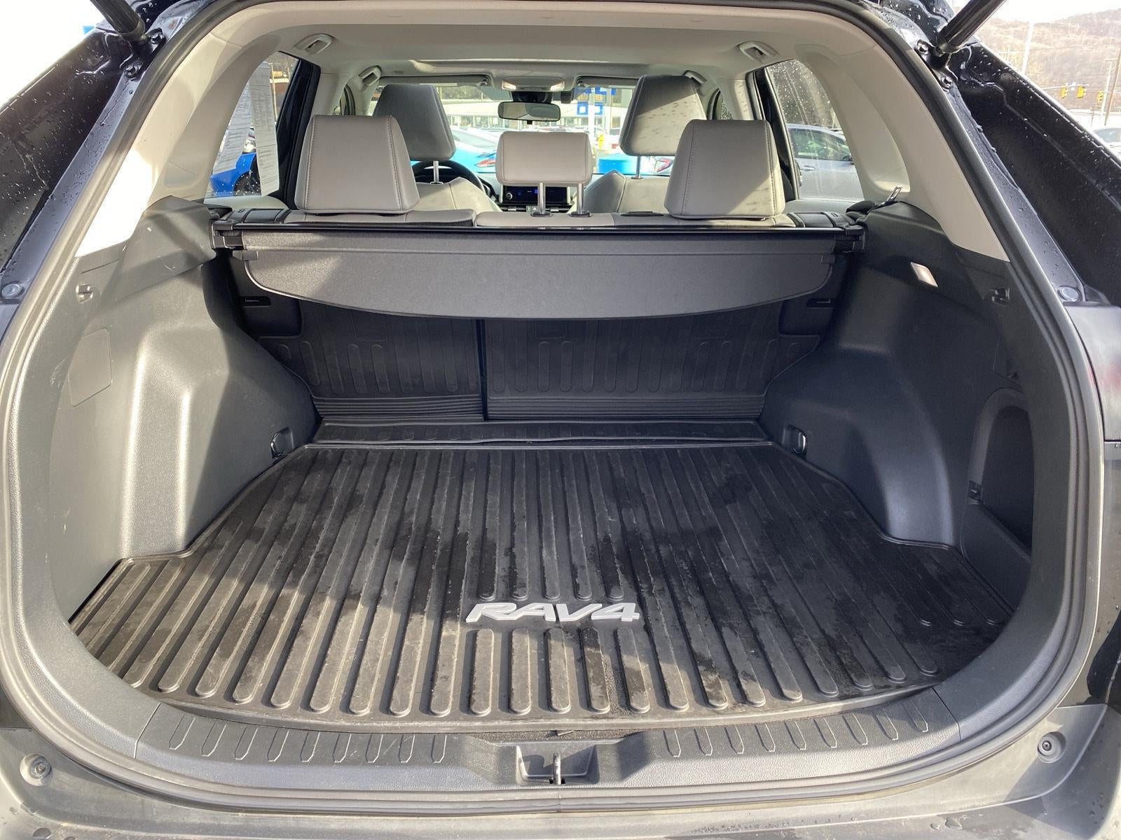 2023 Toyota RAV4 Hybrid XLE Premium