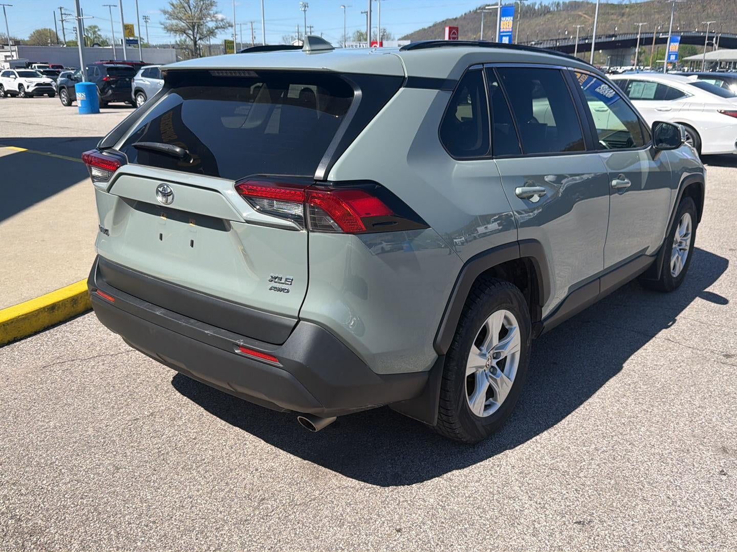 2020 Toyota RAV4 XLE