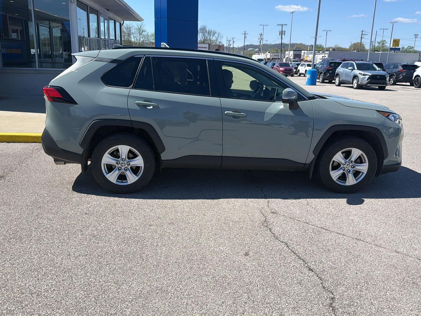 2020 Toyota RAV4 XLE