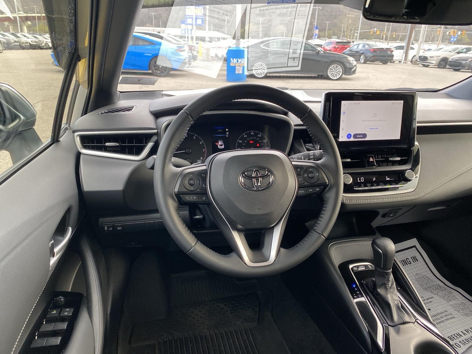 2025 Toyota Corolla Hatchback SE