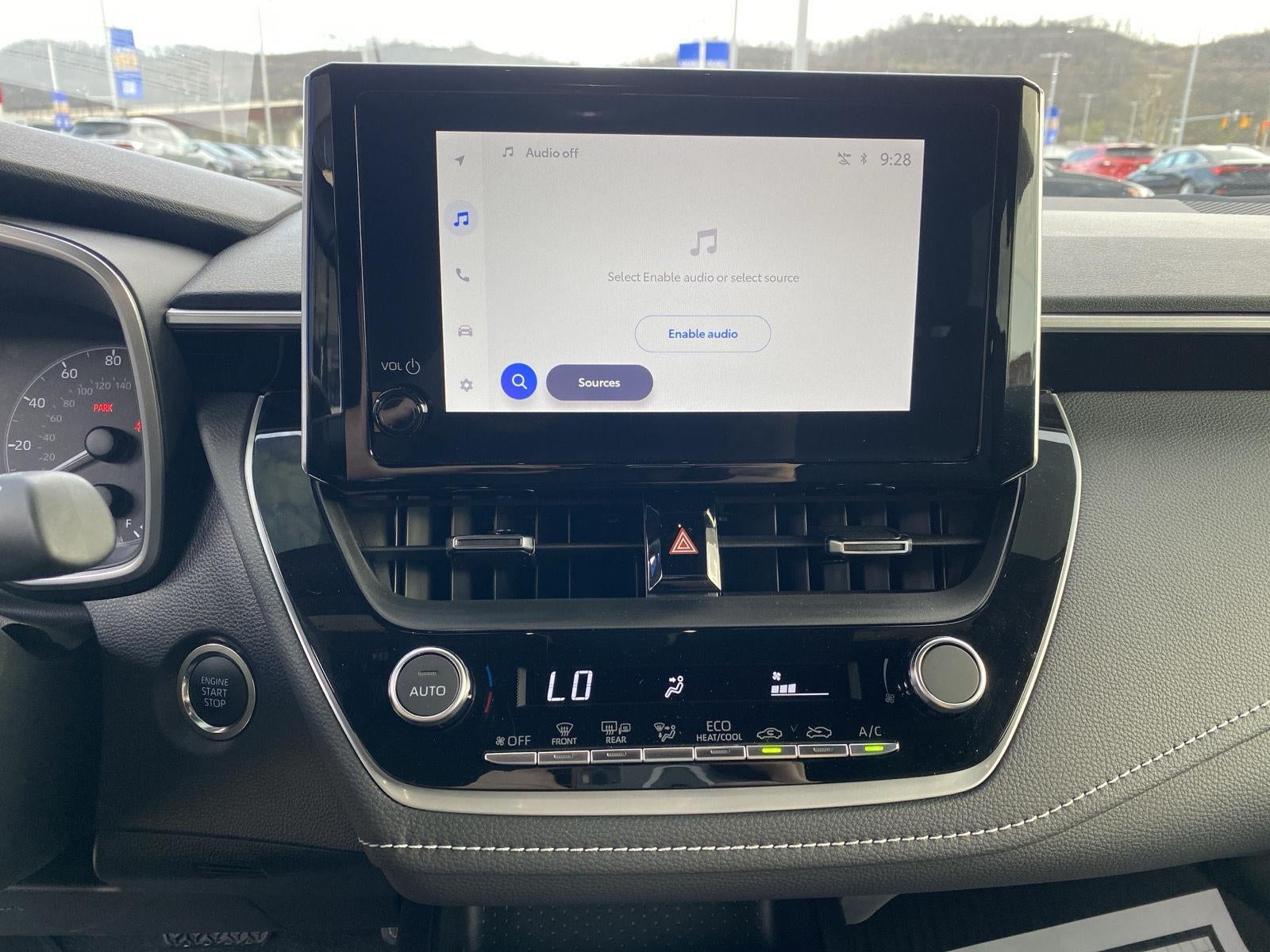 2025 Toyota Corolla Hatchback SE