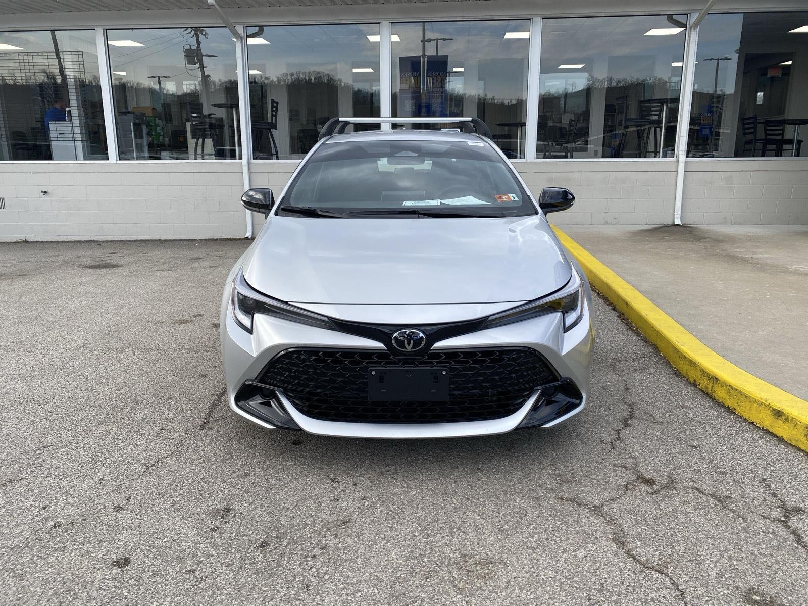 2025 Toyota Corolla Hatchback SE