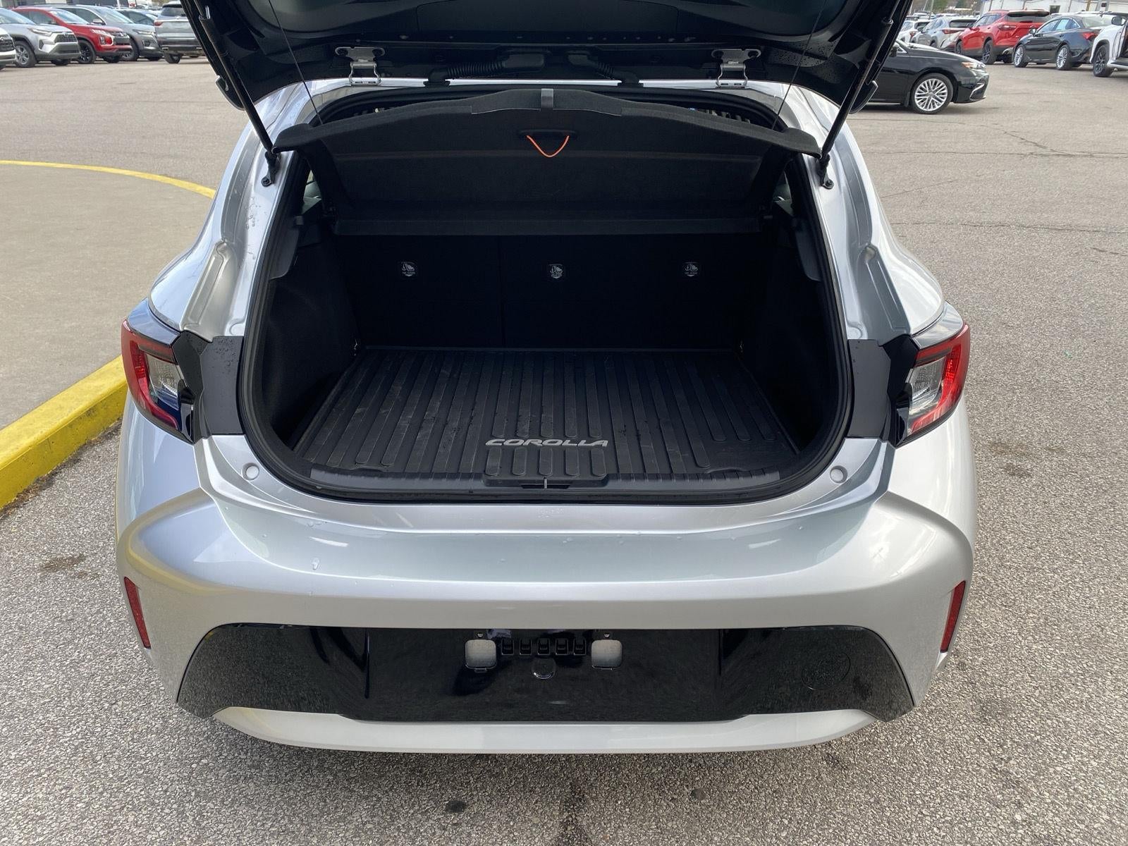 2025 Toyota Corolla Hatchback SE