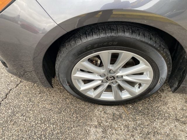 2025 Toyota Corolla Hatchback SE