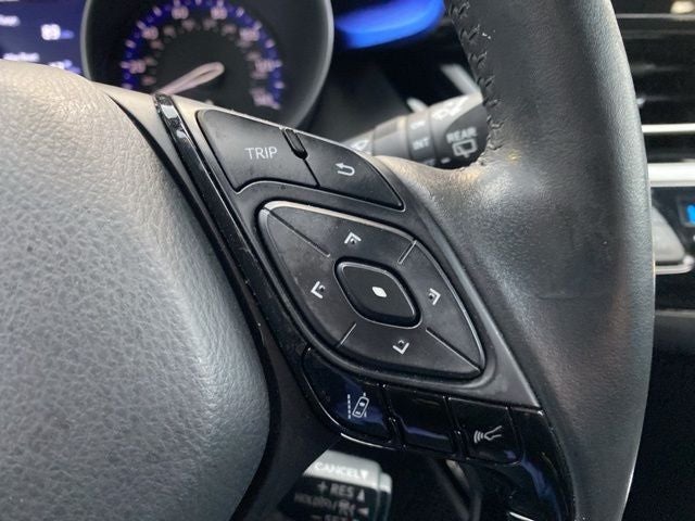 2022 Toyota C-HR XLE