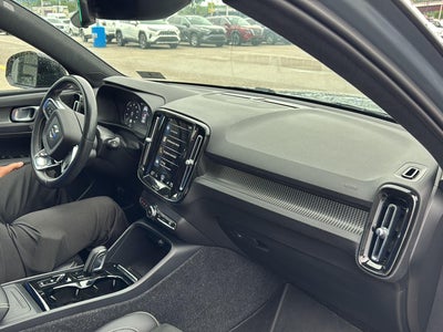 2021 Volvo XC40 R-Design