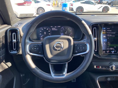 2021 Volvo XC40 R-Design