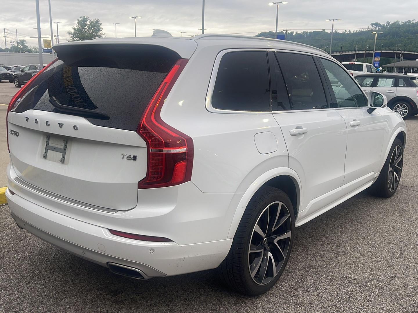 2021 Volvo XC90 Momentum