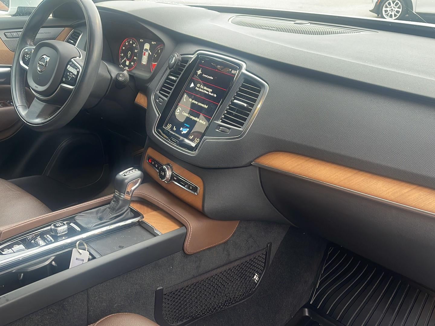 2021 Volvo XC90 Momentum